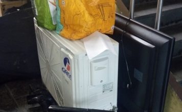 Detectives arrests three persons for looting