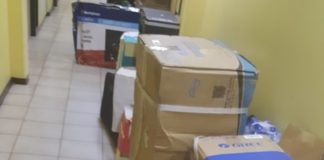 Police executes searches in the Fort Willem area.