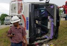 Volcadura de un autobús deja cerca de 25 heridos en carretera San Pedro-La Romana