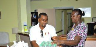 Guyanese Association distributes more than 250 relief packages