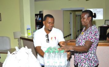 Guyanese Association distributes more than 250 relief packages
