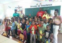 Captain D’s Rib Shack distribute goodie bags to MAC students