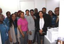 La Primera Ministra Romeo Marlin visita Departamentos con el Ministerio de Asuntos Generales