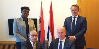 Minister Ferrier and State Secretary Knops sign 50 Million Guilder liquidity support loan