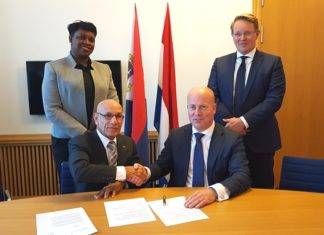Minister Ferrier and State Secretary Knops sign 50 Million Guilder liquidity support loan