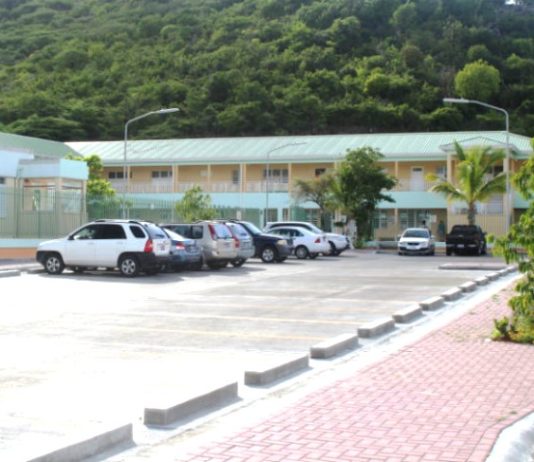 El Departamento de Educación nunca presentó una queja oficial al policia a través del Departamento de Menores