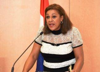 La Ministra Wuite apoya a estudiantes locales en el Festival de Cine de los Derechos de Niños Y Niñas de UNICEF en Curacao