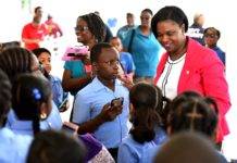 Methodist Agogic Centre Students Visit the Government Administration Building