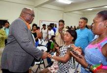 MIEMBROS DE LA COMUNIDAD HISPANA ASISTIERON A DIÁLOGO SOCIOECONÓMICO CON EL PRIMER MINISTRO HARRIS