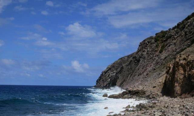 Man dies after had slipped from the rocks at Venus Bay Statia