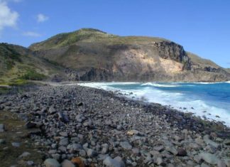 Un hombre muere en la Bahía Venus tras resbalar sobre las rocas y caer al mar