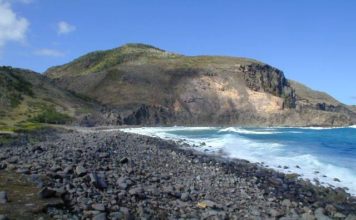Un hombre muere en la Bahía Venus tras resbalar sobre las rocas y caer al mar