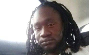 Two male prisoners attack and stab another in prison