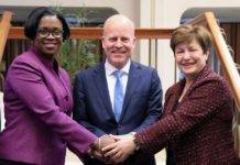 Prime Minister and Minister of Finance witness The Netherlands and World Bank sign US$ 580 million agreement to establish the Trust Fund