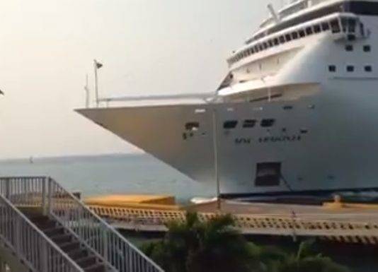 Video: Cruise Ship MSC Armonia Strikes Pier in Roatan