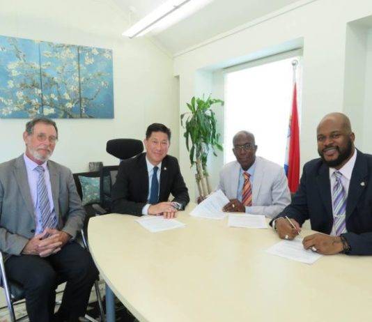 SAVINGS OF 12 MILLION GUILDERS FOR SUPPLY OF PUBLIC DRINKING WATER