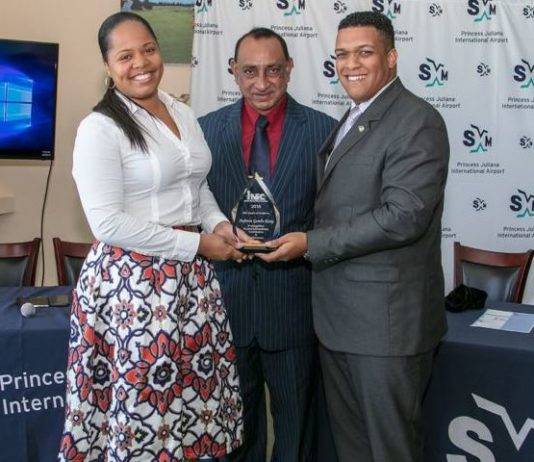 Stefania Kong-Gumbs Wins Award of Excellence at 12th Annual Is-Lands’ Airport Safety Conference