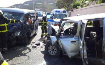 Bus-142 collide head-on with a Nissan pick-up truck