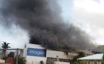 Warehouse on fire in Cole Bay