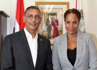 Minister Geerlings receives director Tax Administration Caribbean Netherlands