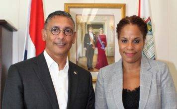 Minister Geerlings receives director Tax Administration Caribbean Netherlands