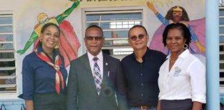 Minister Smith Visits Sr. Regina School – Apologises for Error Made in Presentation to Parliament