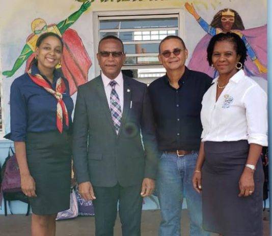 Minister Smith Visits Sr. Regina School – Apologises for Error Made in Presentation to Parliament