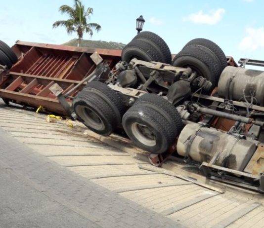 UPDATE * Trailer truck turn over on Kruytoff Roundabout