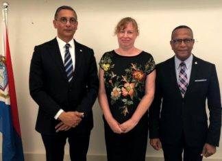 Smith signs MOU for Law Class at USM