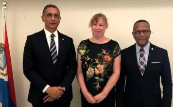 Smith signs MOU for Law Class at USM