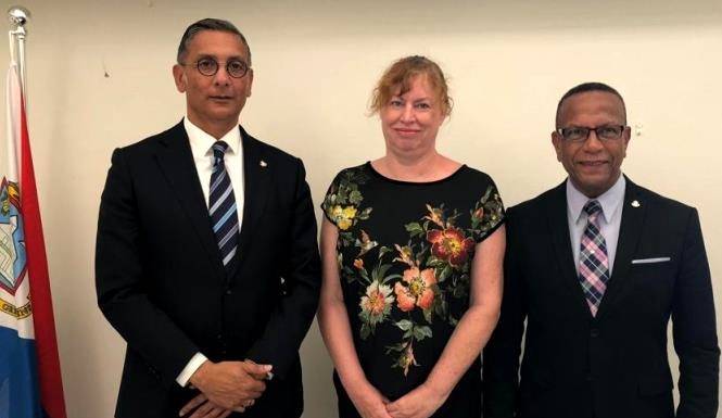 Smith signs MOU for Law Class at USM