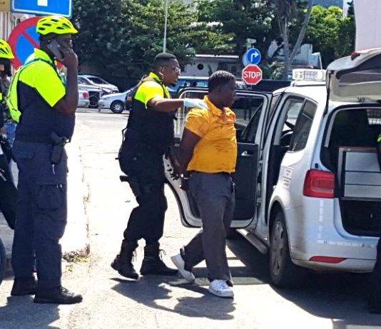 Two suspects R.N.R. (29) and J.A.A. (24) arrested for fighting in public