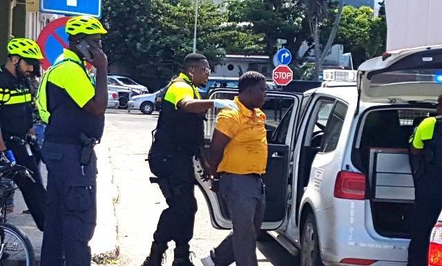 Two suspects R.N.R. (29) and J.A.A. (24) arrested for fighting in public