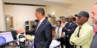Kadaster Robert Boekhold, Lieveld, Kadaster display new software during Finance Minister’s visit