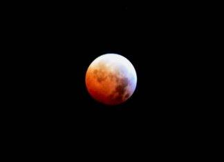 El espectacular ‘triple’ fenómeno de la ‘superluna de sangre’
