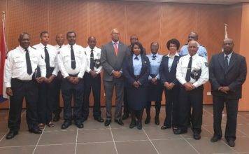 Minister De Weever swears in airport staff