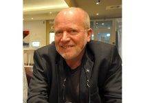 Sneek declare himself independent island council member