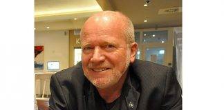 Sneek declare himself independent island council member