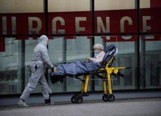 Francia vuelve a confinarse ante el fracaso de las medidas parciales