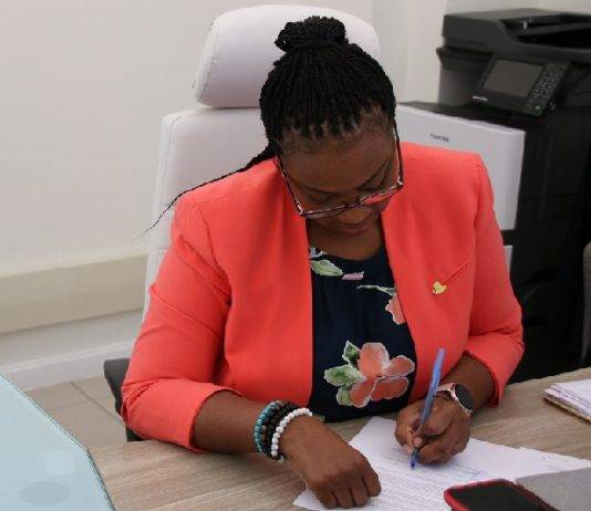 PM Jacobs and State Secretary Knops signs the third tranche of liquidity support