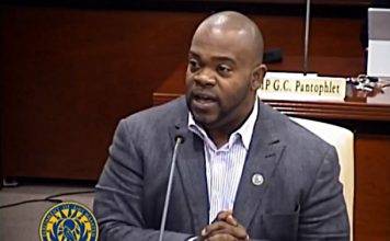 Emmanuel calls on Irion to inform civil servants about vacation pay