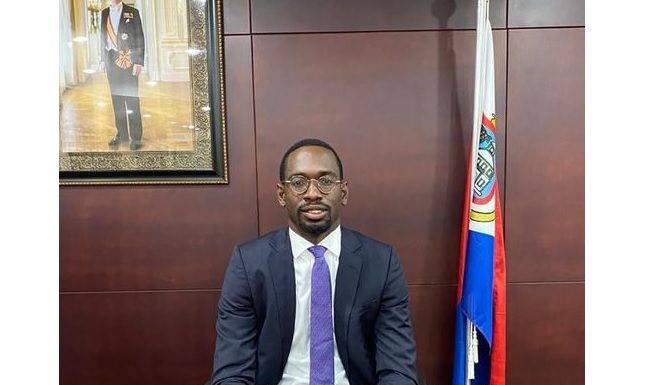Garrick J. Richardson sworn in as Secretary General (Griffier) of the Parliament of Sint Maarten