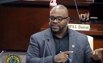 Emmanuel urge PM not to bend her knee to Schiphol