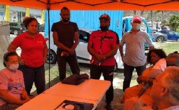 MP Buncamper meets with W. Nisbeth Road vendors.
