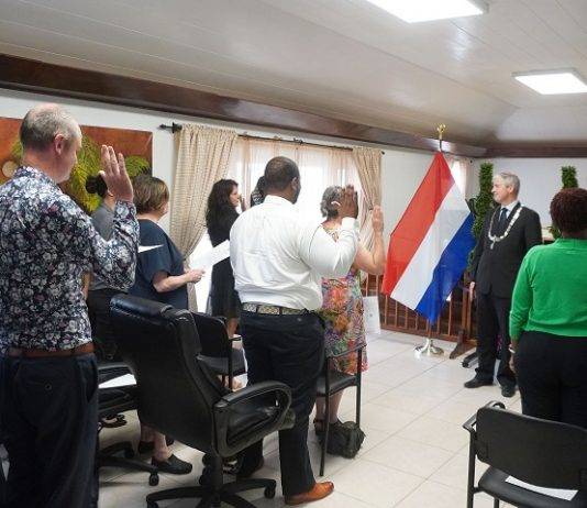 14 civil servants of the Public Entity Saba took oath of office