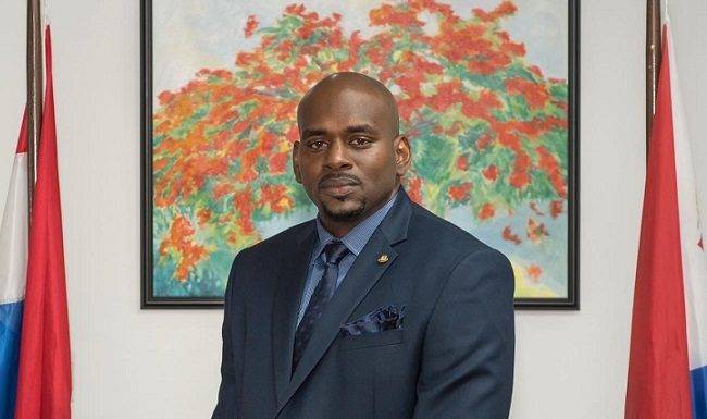 Minister Ottley confirms reduction in self- isolation period for asymptomatic persons, in a decision that could help address current staffing issues.