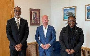 Minister Richardson pays a visit to State Secretary Knops