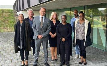 Minister Richardson visits the National Forensic Institute in the Netherlands