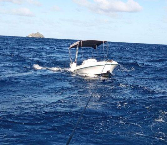 Coast Guarders rescue sinking boat near Point Blanche