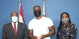 Minister Samuel Recognizes 2021 Most Valuable Player of Dutch Baseball’s Hoofdklasse Denzel Richardson